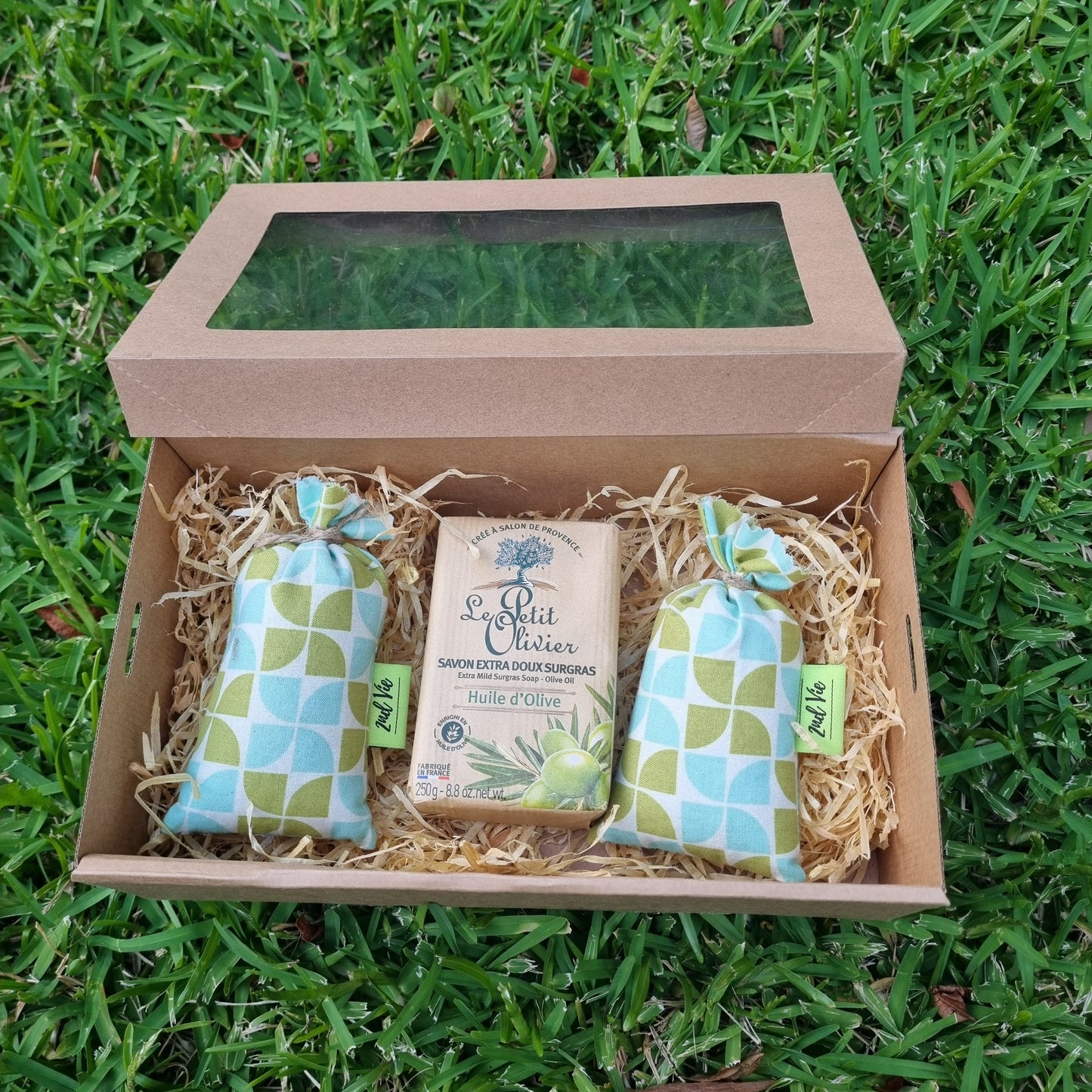 Lavender Gift Box — Handmade Sachet & Olive Oil French Soap