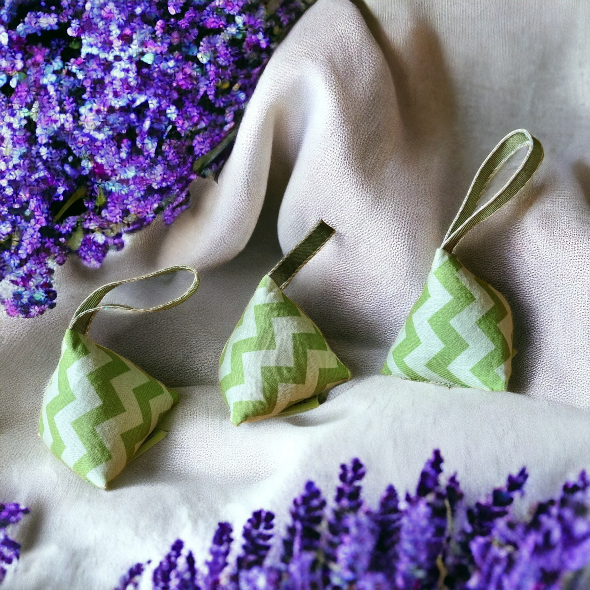 Lavender Scented Freshener Satchels Bag - Pyramid